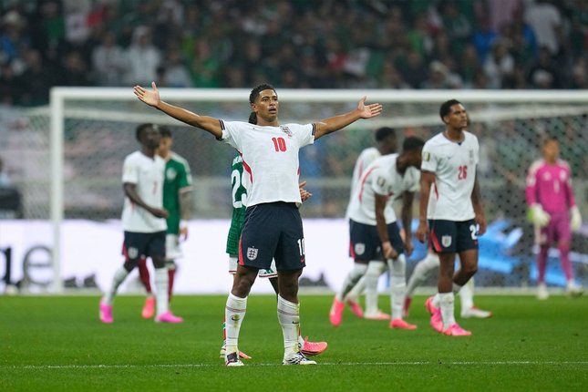 Pemain Inggris Jude Bellingham (10) merayakan gol dalam laga babak 16 besar Piala Dunia 2026 antara Meksiko vs Inggris di Mexico City, Minggu, 5 Juli 2026 (c) AP Photo/Ricardo Mazalan