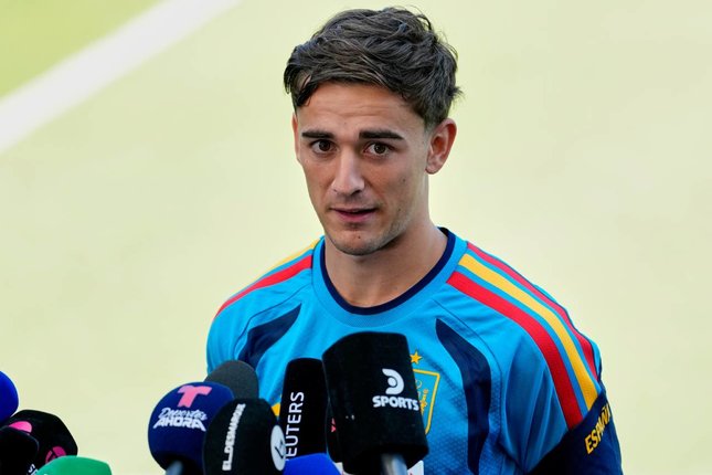 Pemain Spanyol Juga Kena Pemain Spanyol, Gavi, berbicara kepada media sebelum sesi latihan jelang pertandingan perempat final Piala Dunia 2026 melawan Belgia, Kamis (9/7/2026). (c) AP Photo/Andre Penner