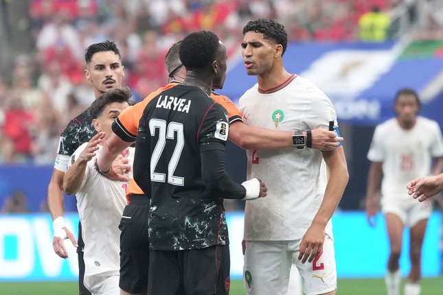 Kanada Kehabisan Tenaga Melawan Maroko Duel antara Richie Laryea dan Achraf Hakimi pada laga Kanada vs Maroko di babak 16 Besar Piala Dunia 2026 (c) AP Photo/Eric Gay