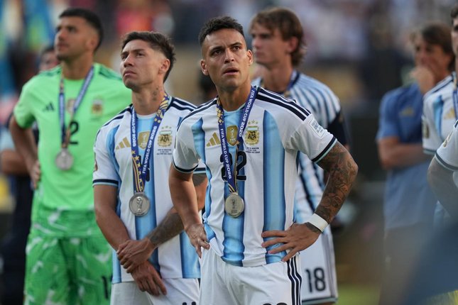 Argentina Dikritik Usai Kekalahan di Final Pemain Argentina, Lautaro Mart?nez tampak kecewa seusai final Piala Dunia 2026 melawan Spanyol, Senin (20/7/2026). (c) AP Photo/Stephanie Scarbrough