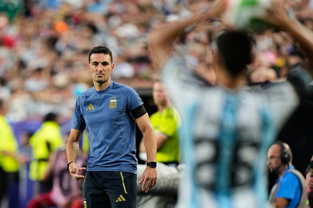 Scaloni Pernah Tegaskan Pisahkan Sepak Bola dan Politik Scaloni Pernah Tegaskan Pisahkan Sepak Bola dan Politik