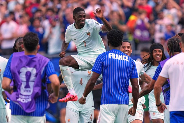 Babak Kedua Timnas Prancis merayakan gol Ousmane Dembele ke gawang Maroko di perempat final Piala Dunia 2026, Jumat (10/7/2026) (c) AP Photo/Martin Meissner