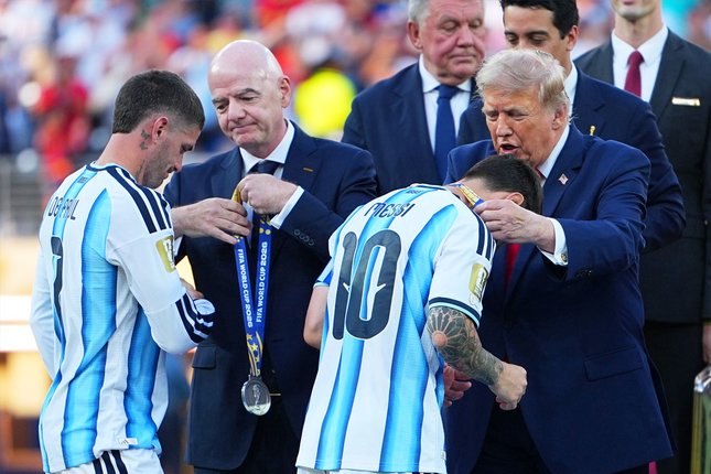 Lionel Messi Masih Berdiri di Puncak Lionel Messi Masih Berdiri di Puncak