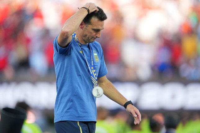 Scaloni Serahkan Keputusan kepada Messi Scaloni Serahkan Keputusan kepada Messi