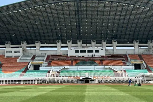 Perbaikan Stadion Hampir Selesai Stadion Pakansari, Kabupaten Bogor (c) Bola.com/Muhammad Adi Yaksa