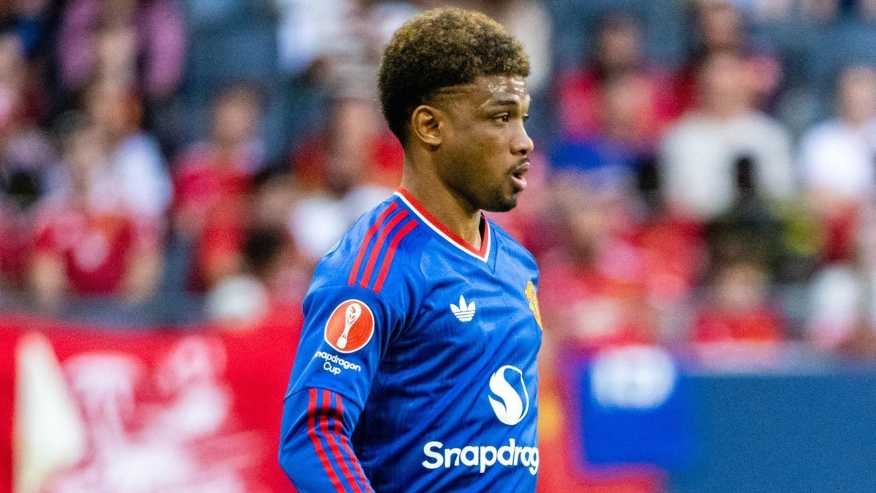 Amad Diallo Pulang dari Piala Dunia dengan Harapan Baru, Mampukah Jadi Senjata Utama Manchester United? Amad Diallo Pulang dari Piala Dunia dengan Harapan Baru, Mampukah Jadi Senjata Utama Manchester United?