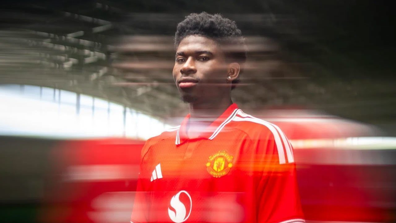 Michael Carrick Pastikan Debut Carlos Baleba di MU Fix Tertunda! Michael Carrick Pastikan Debut Carlos Baleba di MU Fix Tertunda!