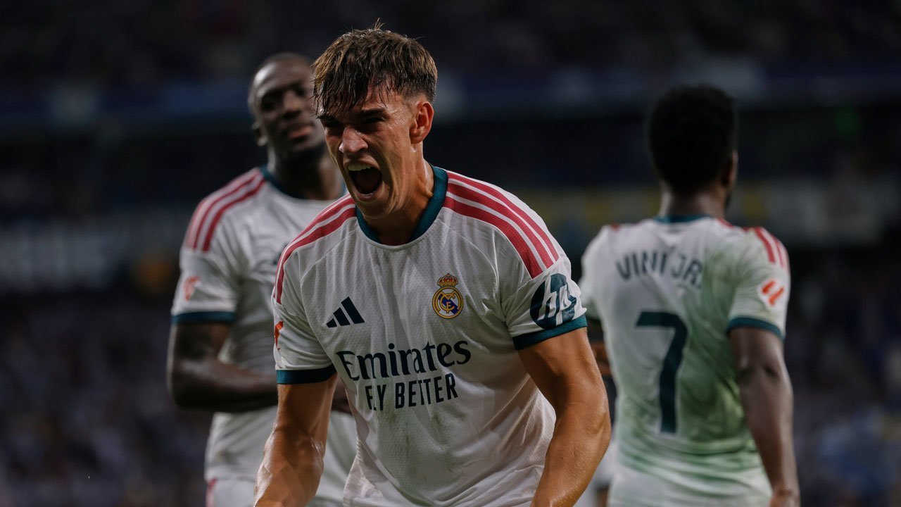 Bawa Real Madrid Bekuk Espanyol, Jose Mourinho Sanjung Habis Carlos Espi Bawa Real Madrid Bekuk Espanyol, Jose Mourinho Sanjung Habis Carlos Espi