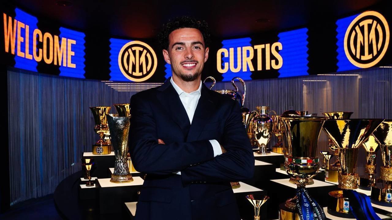Inter Milan Resmi Rekrut Curtis Jones dari Liverpool Inter Milan Resmi Rekrut Curtis Jones dari Liverpool