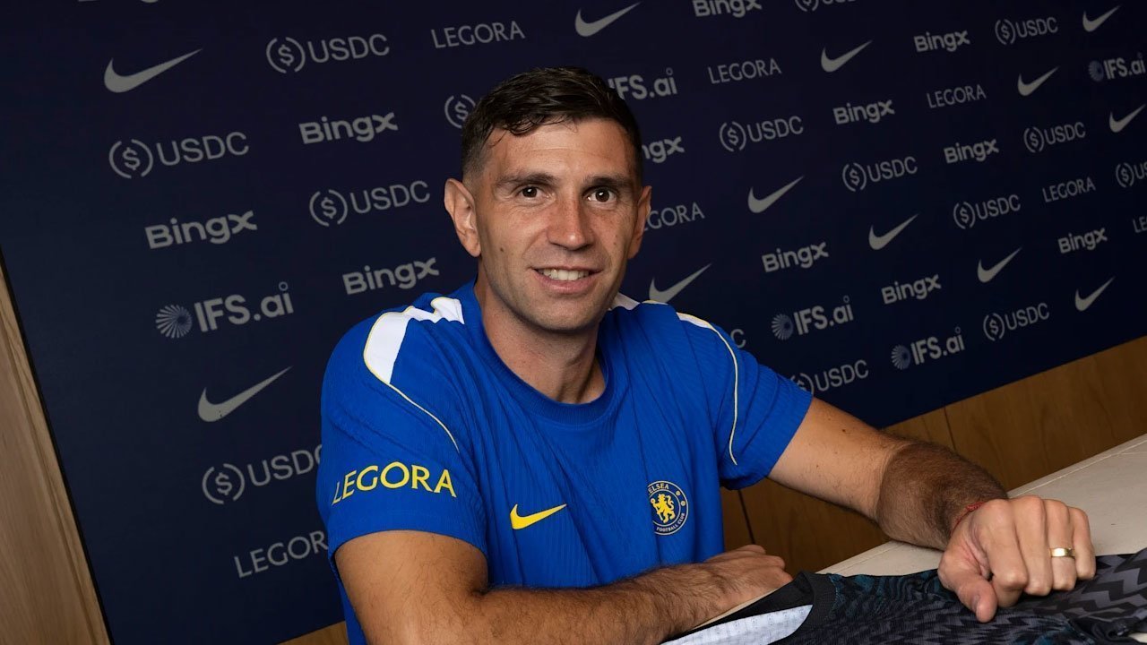 Resmi! Chelsea Umumkan Transfer Emiliano Martinez dari Aston Villa Resmi! Chelsea Umumkan Transfer Emiliano Martinez dari Aston Villa
