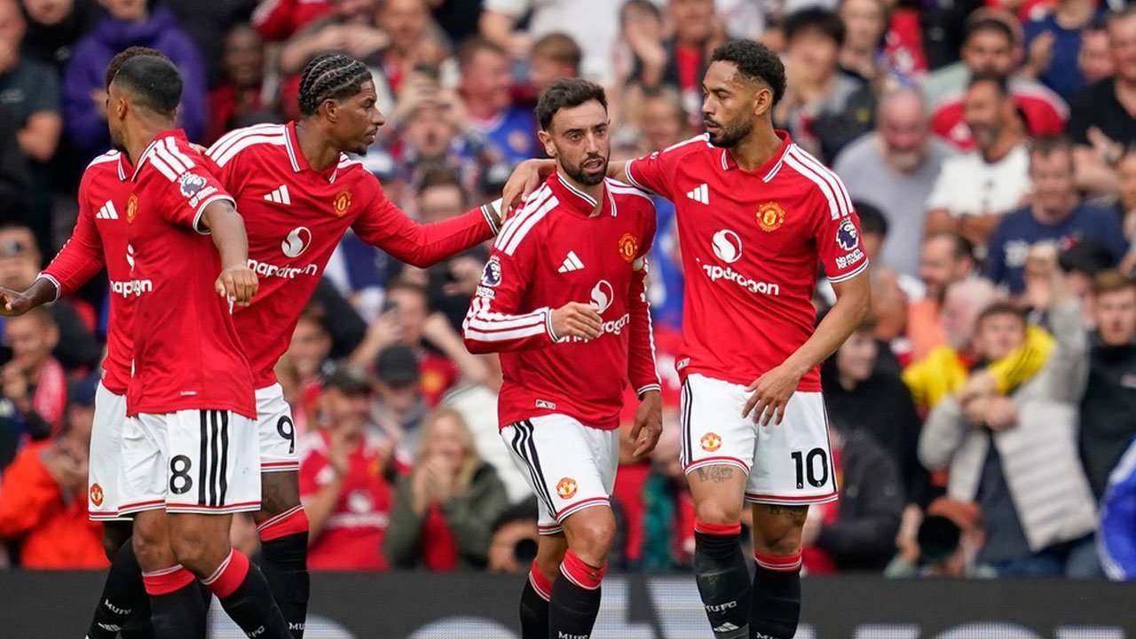 Catatan Menarik Manchester United vs Ipswich Town: Setan Merah Kini Rajanya Gol Bunuh Diri Catatan Menarik Manchester United vs Ipswich Town: Setan Merah Kini Rajanya Gol Bunuh Diri