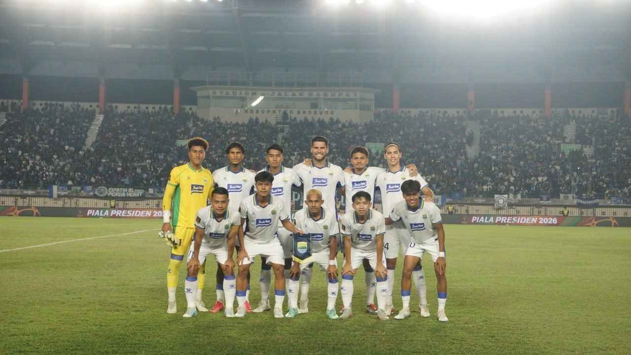 Dedi Kusnandar Tegaskan Persib Siap Hadapi Persija di Semifinal Piala Presiden 2026 Dedi Kusnandar Tegaskan Persib Siap Hadapi Persija di Semifinal Piala Presiden 2026
