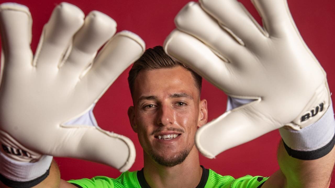 Radek Vitek Tinggalkan Manchester United, Gabung Middlesbrough dengan Rekor Transfer Radek Vitek Tinggalkan Manchester United, Gabung Middlesbrough dengan Rekor Transfer