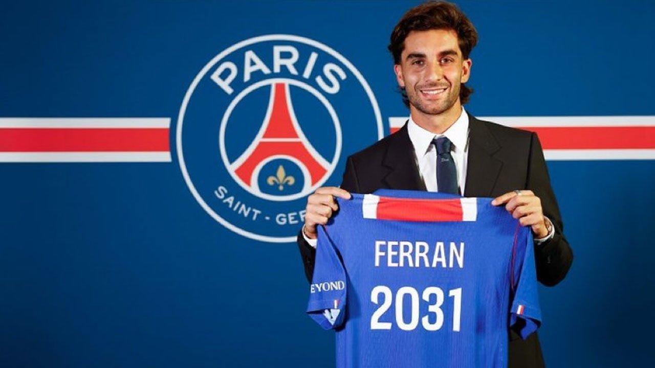 Resmi! PSG Amankan Ferran Torres dari Barcelona Resmi! PSG Amankan Ferran Torres dari Barcelona