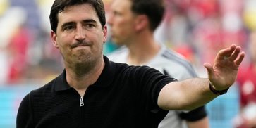 Pengakuan Jujur Andoni Iraola: Skuad Liverpool Sekarang Masih Tipis!