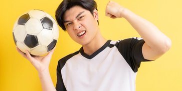 Full-Time, Saatnya Balik Fresh! Ini Grooming Simpel Buat Cowok yang Hobi Main Bola