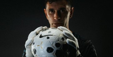 Emiliano Martinez Siap Bantu Chelsea Raih Tsunami Trofi!