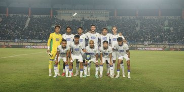 Dedi Kusnandar Tegaskan Persib Siap Hadapi Persija di Semifinal Piala Presiden 2026 Dedi Kusnandar Tegaskan Persib Siap Hadapi Persija di Semifinal Piala Presiden 2026