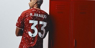 Nomor 33 Dipilih Ronald Araujo di Liverpool, Terikat Kenangan dan Iman Nomor 33 Dipilih Ronald Araujo di Liverpool, Terikat Kenangan dan Iman