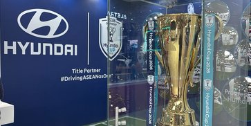Trofi Piala AFF 2026 Mejeng di GIIAS, Atmosfer Sepak Bola Terasa di Pameran Otomotif Terbesar