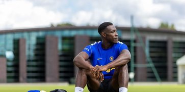 Chelsea Datangkan Danny Welbeck di Usia 35 Tahun, Mengapa Transfer Ini Justru Sangat Masuk Akal? Chelsea Datangkan Danny Welbeck di Usia 35 Tahun, Mengapa Transfer Ini Justru Sangat Masuk Akal?