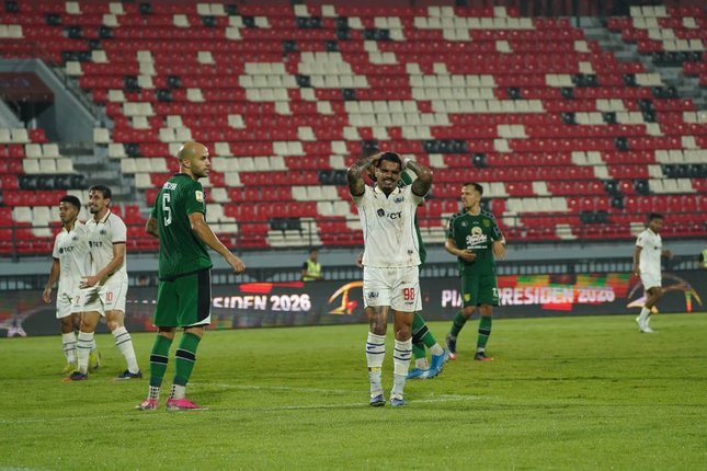 Arema Sedikit Lebih Dominan, Persebaya Lebih Efektif Arema Sedikit Lebih Dominan, Persebaya Lebih Efektif