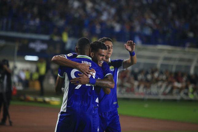 Rivalitas Panas, Fokus Persija Tetap Persiapan Liga Rivalitas Panas, Fokus Persija Tetap Persiapan Liga