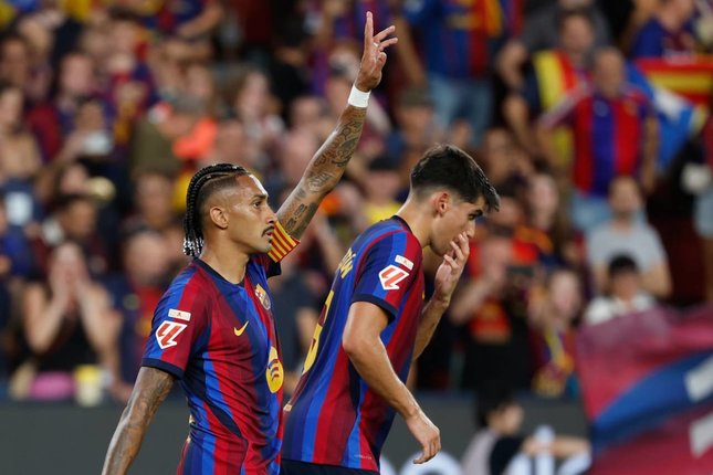 Barcelona Amankan Tiga Poin Pemain Barcelona, Raphinha, merayakan gol pembuka timnya dalam pertandingan La Liga melawan Athletic Bilbao, Jumat (28/8/2026). (c) AP Photo/Joan Monfort