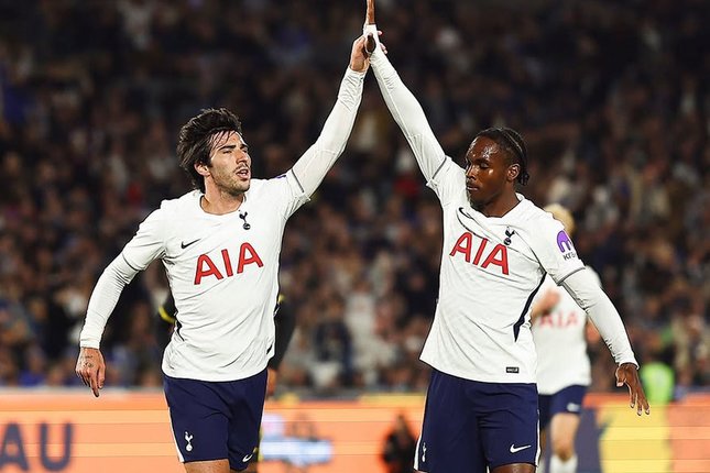 Skuad Tottenham merayakan gol Sandro Tonali ke gawang Chelsea, Sabtu 1 Agustus 2026 (c) Tottenham Hotspur Official