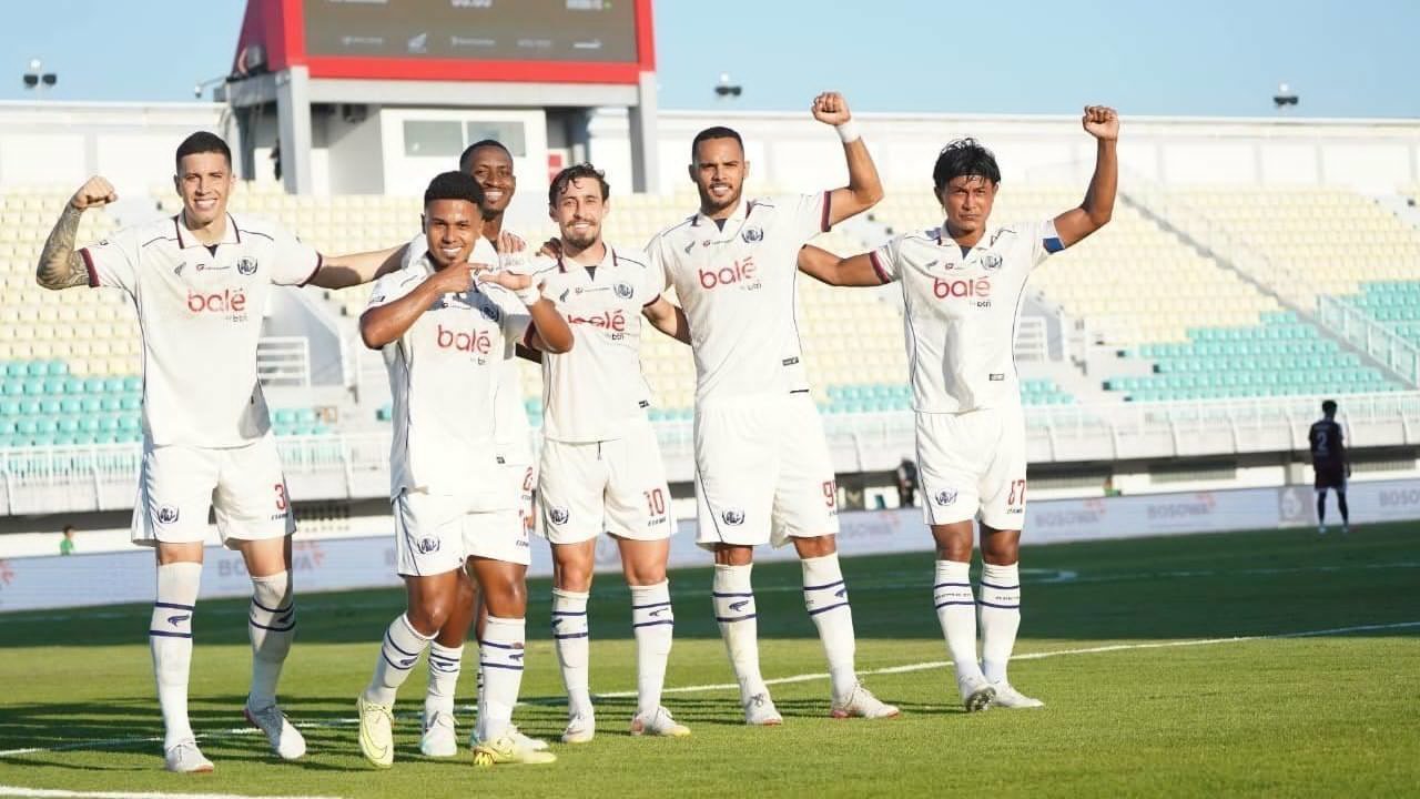 Arema FC Lengkapi 11 Pemain Asing: Penyerang Muda Nigeria Jadi Rekrutan Terakhir Arema FC Lengkapi 11 Pemain Asing: Penyerang Muda Nigeria Jadi Rekrutan Terakhir