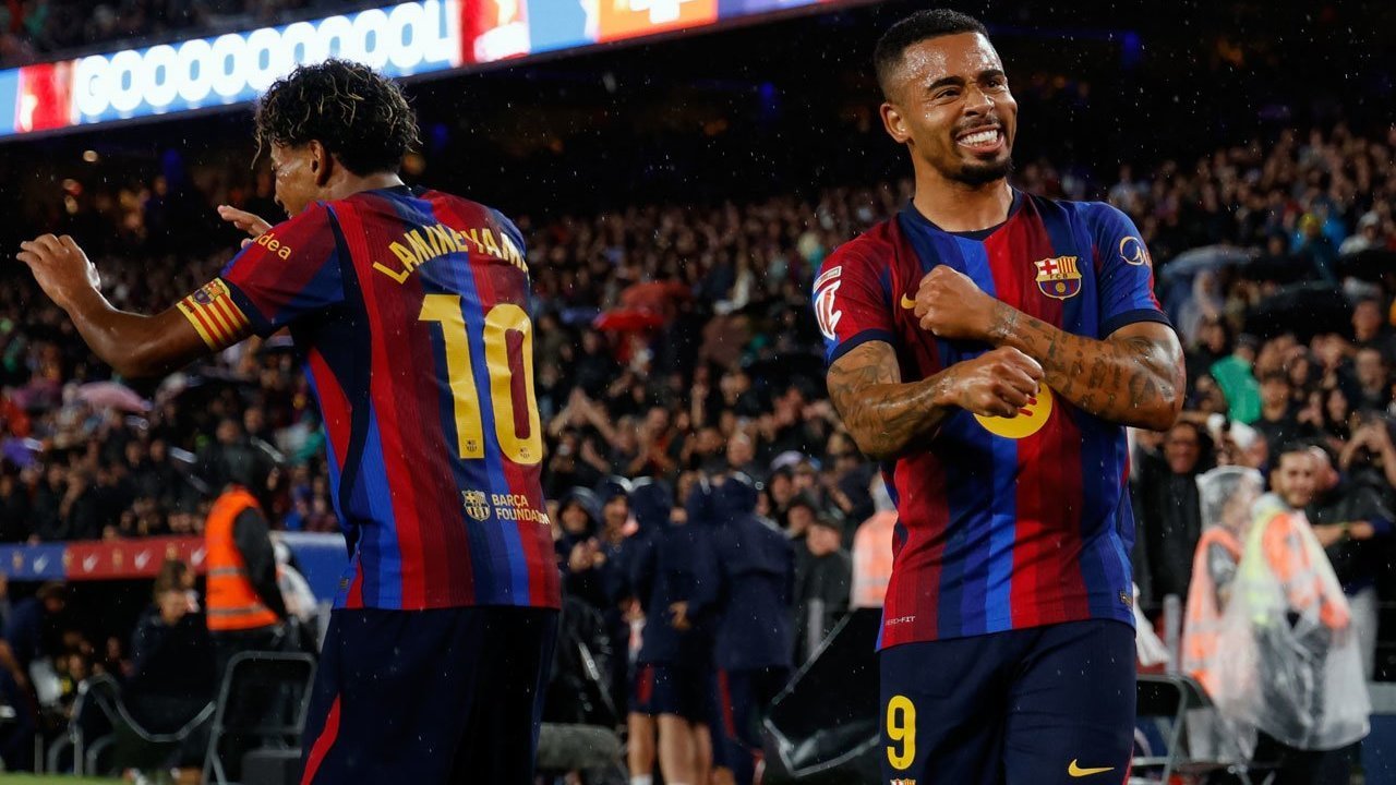 Hasil Barcelona vs Racing Santander: Kemenangan Telak 7-2 di Camp Nou Hasil Barcelona vs Racing Santander: Kemenangan Telak 7-2 di Camp Nou