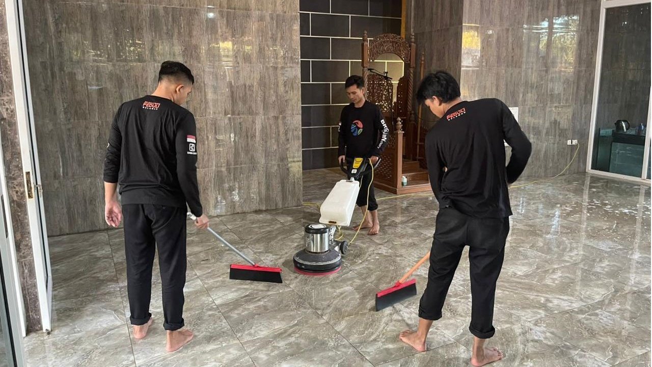 Komunitas Peduli Masjid BRI Region 13 Malang Benahi Masjid Ar Rihlah untuk Kenyamanan Jamaah dan Wisatawan Komunitas Peduli Masjid BRI Region 13 Malang Benahi Masjid Ar Rihlah untuk Kenyamanan Jamaah dan Wisatawan