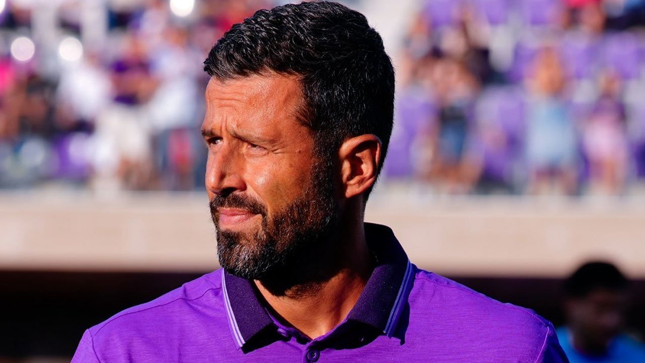Wow! Baru Tiga Laga, Fiorentina Pecat Pelatih Kepala Mereka