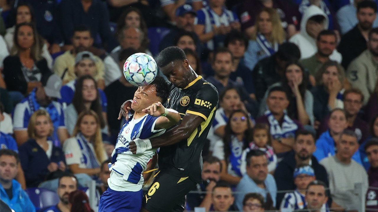 Siku ke Wajah Lawan, Marc Guehi Picu Keributan di Laga Porto vs Man City Siku ke Wajah Lawan, Marc Guehi Picu Keributan di Laga Porto vs Man City