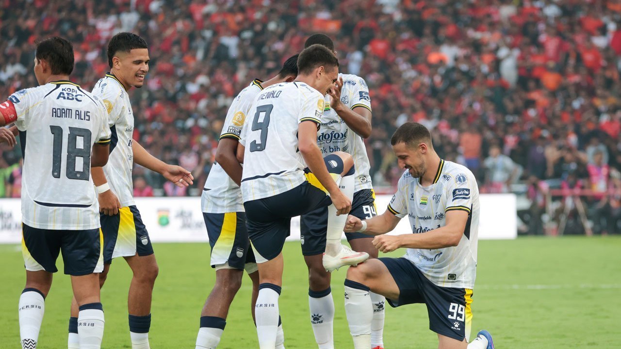 Kabar Mengejutkan FC Seoul: Turunkan Tim SMA untuk Hadapi Persib di ACL Two? Kabar Mengejutkan FC Seoul: Turunkan Tim SMA untuk Hadapi Persib di ACL Two?