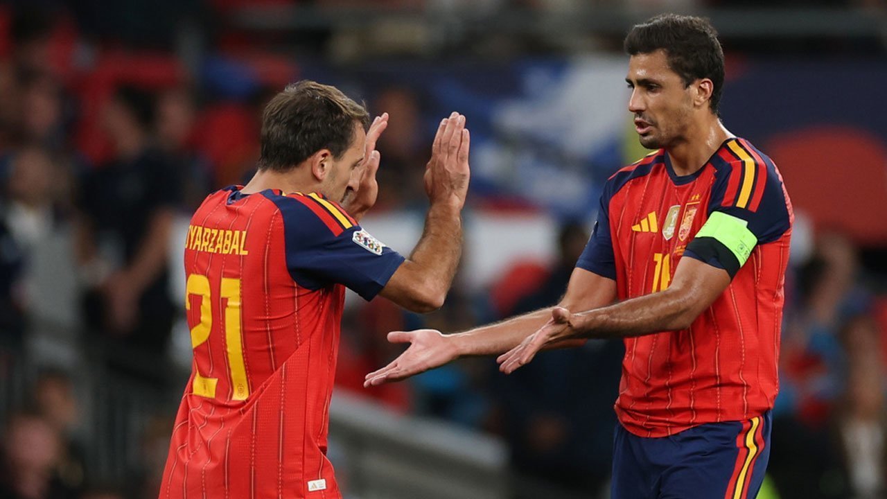 Hasil Inggris vs Spanyol: Oyarzabal Bawa La Furia Roja Comeback di Kandang Singa! Hasil Inggris vs Spanyol: Oyarzabal Bawa La Furia Roja Comeback di Kandang Singa!