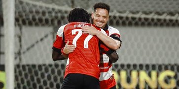 Ledakan Performa Madura United di Awal Musim: Dari Nyaris Degradasi Kini Sapu Bersih 3 Laga Ledakan Performa Madura United di Awal Musim: Dari Nyaris Degradasi Kini Sapu Bersih 3 Laga
