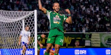 Hasil Persebaya vs PSIM: Alex Martins Persembahkan Kemenangan Perdana untuk Bajul Ijo! Hasil Persebaya vs PSIM: Alex Martins Persembahkan Kemenangan Perdana untuk Bajul Ijo!