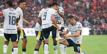 Kabar Mengejutkan FC Seoul: Turunkan Tim SMA untuk Hadapi Persib di ACL Two? Kabar Mengejutkan FC Seoul: Turunkan Tim SMA untuk Hadapi Persib di ACL Two?