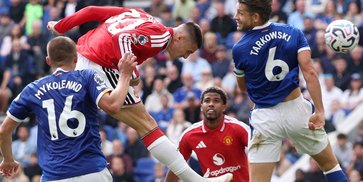 Sudah Kebobolan 6 Gol, Pertahanan Manchester United Punya Masalah Serius?