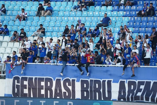 Koordinasi dengan Presidium Aremania dan Kepolisian Koordinasi dengan Presidium Aremania dan Kepolisian
