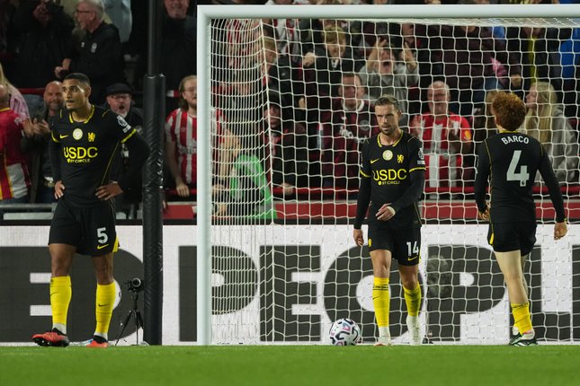 Prediksi Skor Everton vs Chelsea Para pemain Chelsea tampak lesu usai kebobolan gol ketiga dalam laga Premier League antara Brentford vs Chelsea di London, Inggris, Jumat, 18 September 2026 (c) AP Photo/Dave Shopland