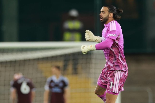 Kiper dan Bek Kiper dan Bek