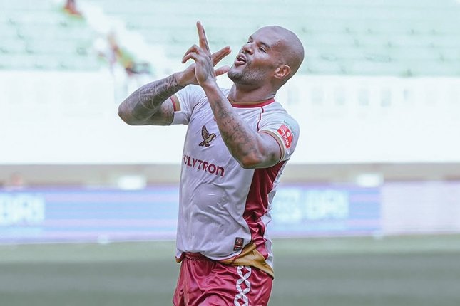 Persita Raih Kemenangan Dramatis