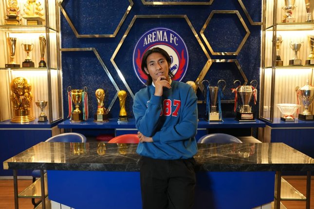Hanif Sjahbandi Tekankan Kedisiplinan sebagai Kunci Berkarier Hanif Sjahbandi dikenalkan sebagai pemain baru Arema FC pada awal musim 2026/2027 (c) Dok. Arema FC