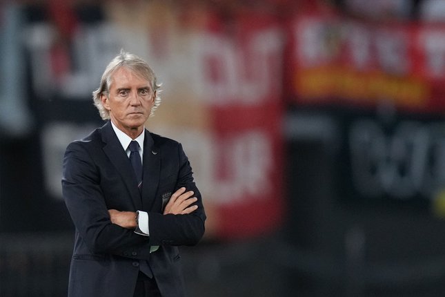 Perkiraan Susunan Pemain Pelatih Italia Roberto Mancini mengamati dalam laga UEFA Nations League antara Italia vs Belgia di Roma, Italia, Jumat, 25 September 2026 (c) Alfredo Falcone/LaPresse via AP