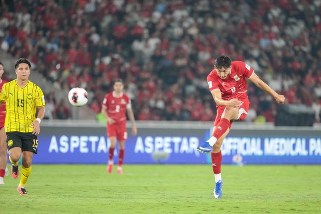 Tampil Apik dengan 11 Pemain Tampil Apik dengan 11 Pemain