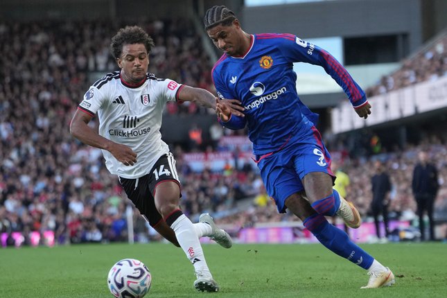 Buat Bek Fulham Keteteran Buat Bek Fulham Keteteran