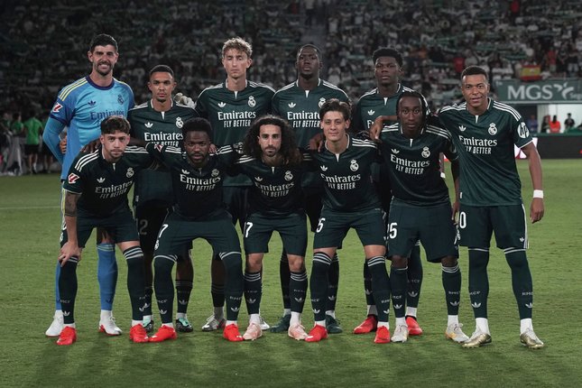 Elche Bangkit, Espi Jadi Penyelamat Madrid Elche Bangkit, Espi Jadi Penyelamat Madrid