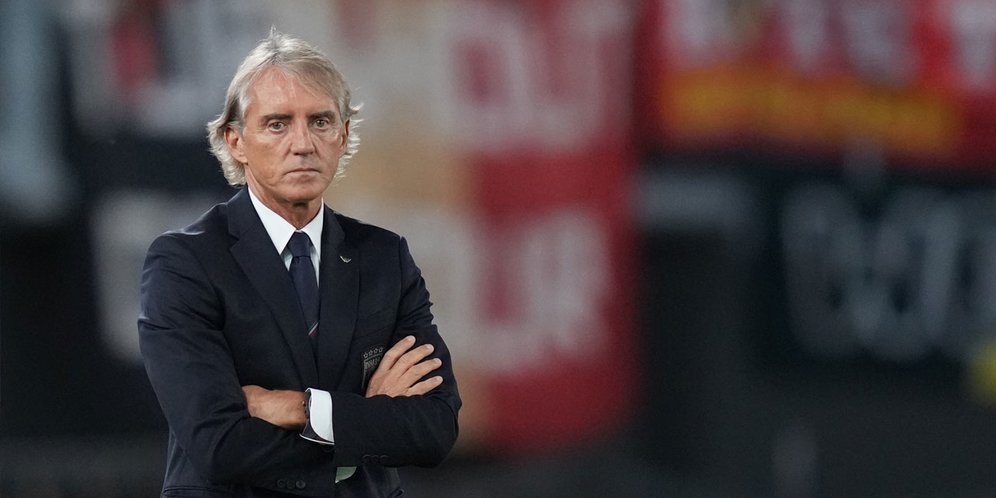 Pelatih Italia Roberto Mancini mengamati dalam laga UEFA Nations League antara Italia vs Belgia di Roma, Italia, Jumat, 25 September 2026 (c) Alfredo Falcone/LaPresse via AP